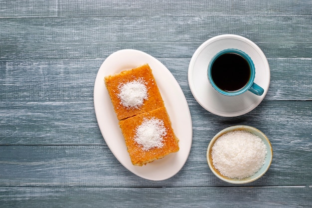 Dolce turco fatto in casa torta di semolino.