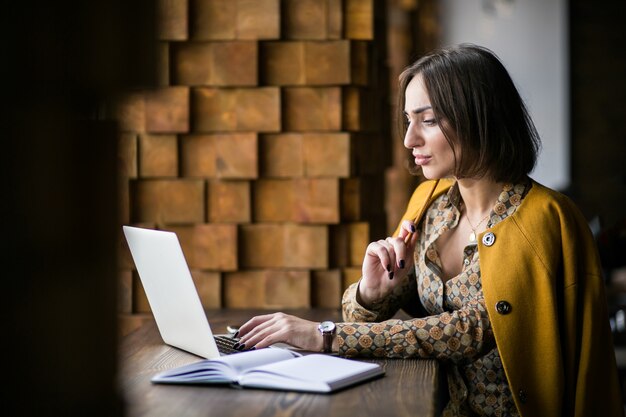 Donna d&#39;affari di lavoro