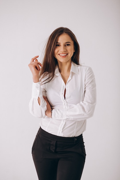 Donna di affari in camicia bianca isolata su fondo bianco