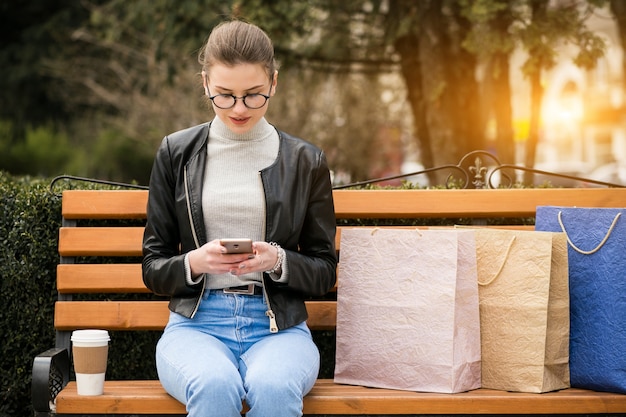 Donne di affari delle donne professionali a piedi