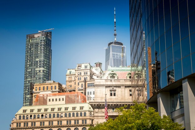 Edifici alti, moderni e vecchi a New York, USA