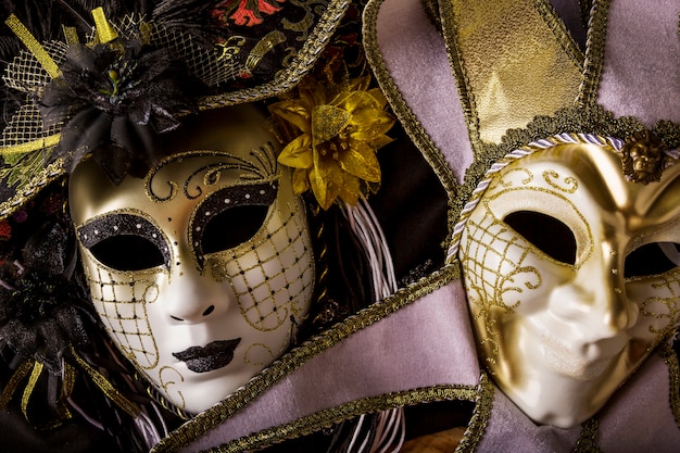 Elegante composizione di carnevale veneziano