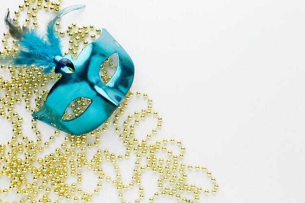 Elegante maschera di carnevale con spazio di copia