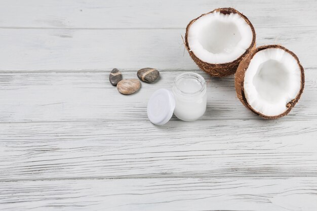 Elementi naturali per spa con cocco