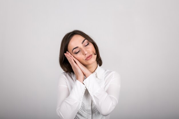 Emozioni della donna in studio