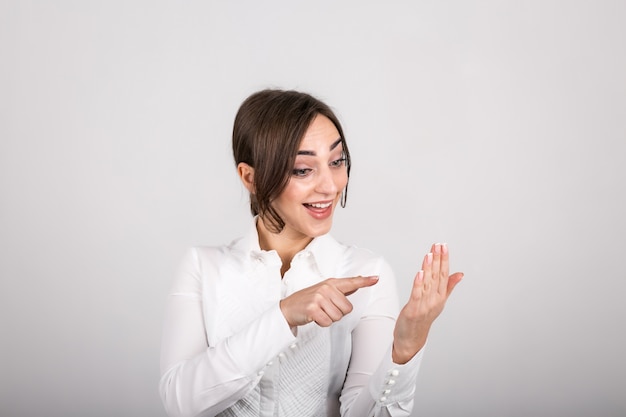 Emozioni della donna in studio