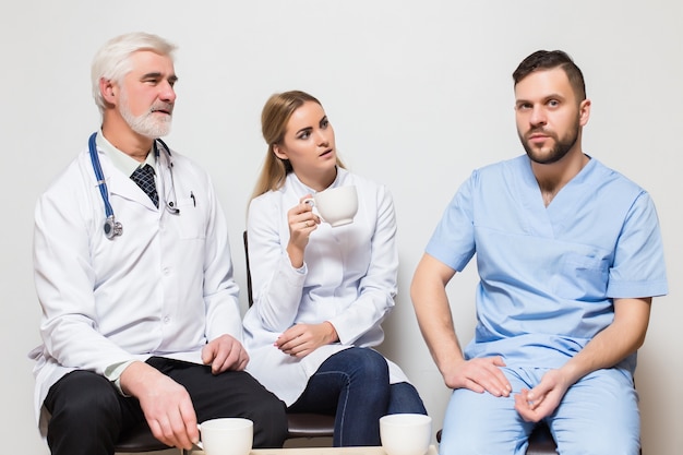 Emozioni in piedi femmina felicità medico sfondo