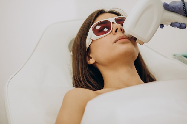 Epilazione laser, terapia di epilazione