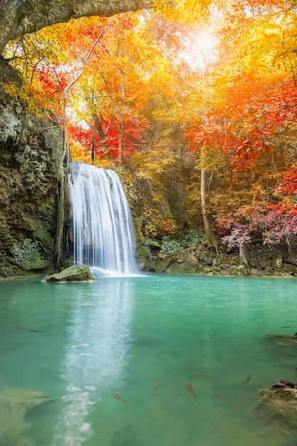 Erawan Waterfall livello 3 nel Parco Nazionale di Kanchanaburi Thailandia