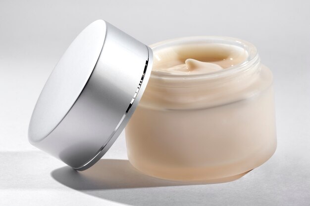 Espositore per crema cosmetica levitante