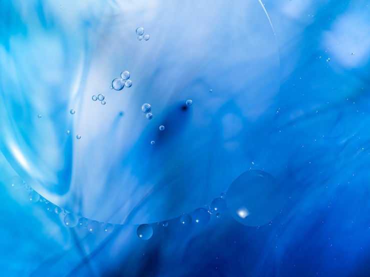 Foto gratuito estratto blu con bolle piccole e grandi