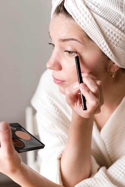 Eyeliner per applicazione femminile