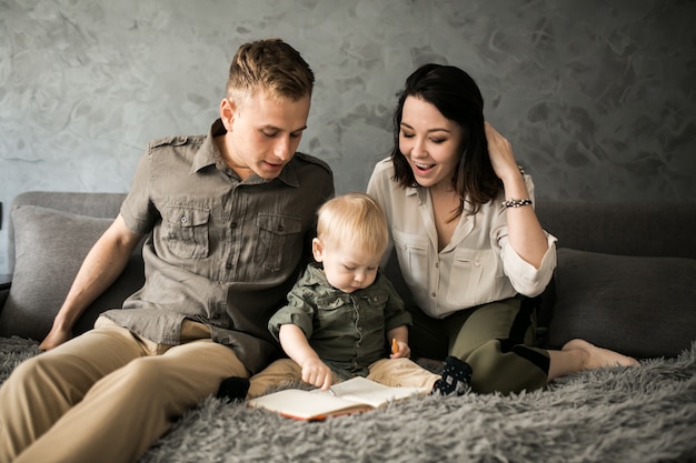 Famiglia a casa