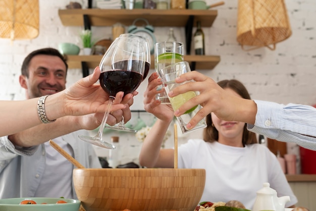 Famiglia che si diverte insieme