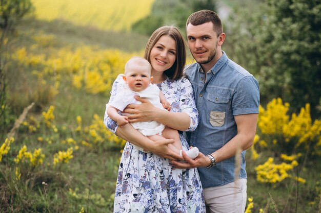 Famiglia con la figlia del bambino