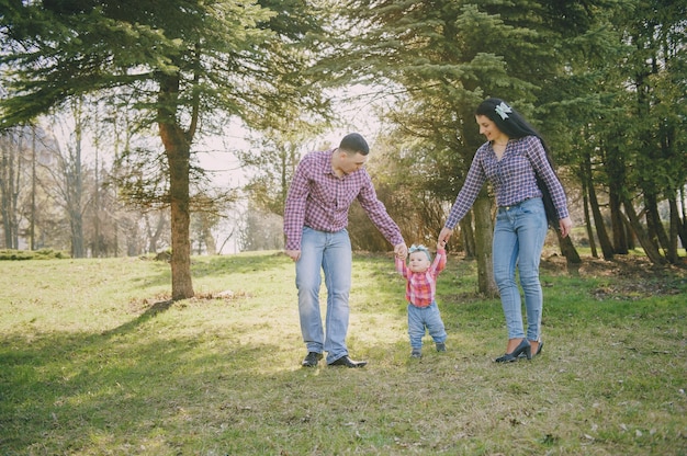 famiglia in un legno