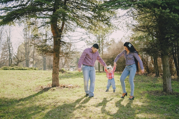 famiglia in un legno