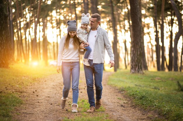 Famiglia nella foresta