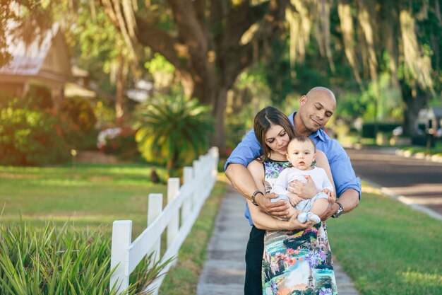 Famiglia su una passeggiata