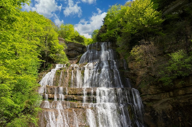 Famosa vista della Cascade du Herisson in Francia