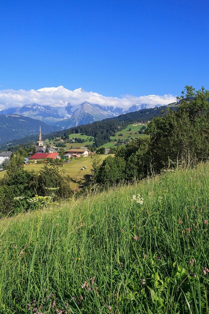 Famoso e bellissimo villaggio di Combloux, Alpi, Savoia, Francia