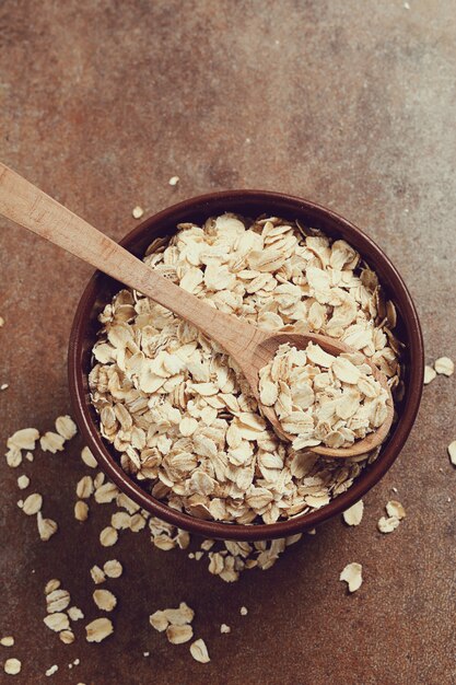 Farina d'avena in una ciotola