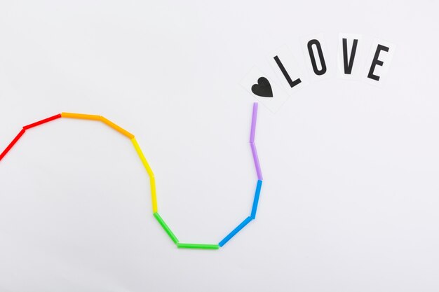Felice mondo dell'orgoglio amore sulla corda