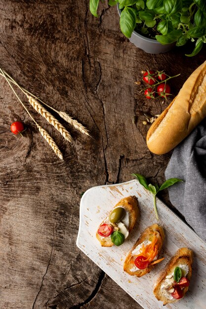 Fette di bruschetta al mattino