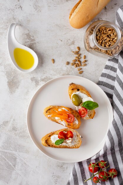 Fette di bruschetta per colazione