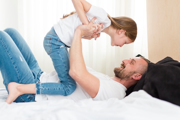 Figlia e papà il giorno del padre