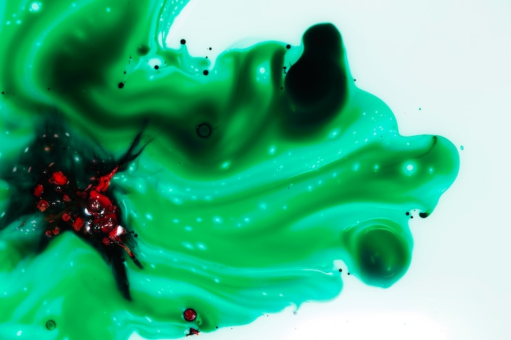Foto gratuito figura rossa astratta su melma verde