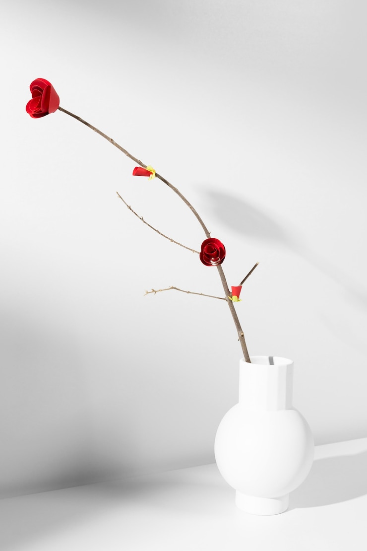 Foto gratuito fiore rosso cinese 2021 del nuovo anno in un vaso