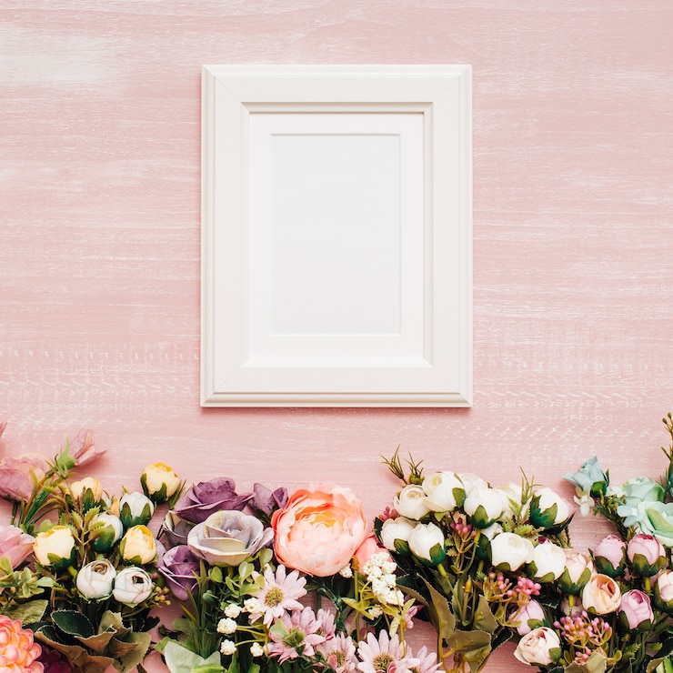 Foto gratuito fiori con cornice bianca