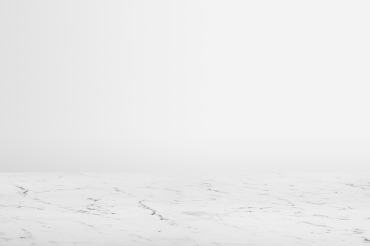 Foto gratuito fondo del prodotto con motivi in marmo bianco