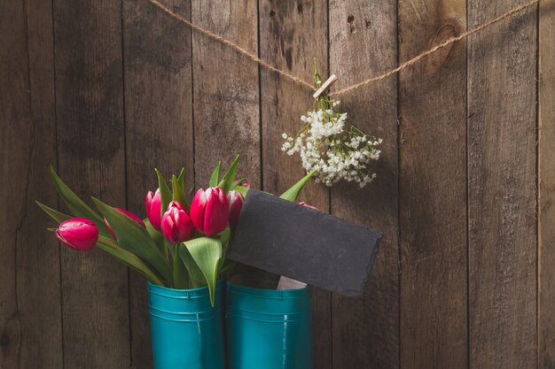 Fondo in legno con decorazione floreale