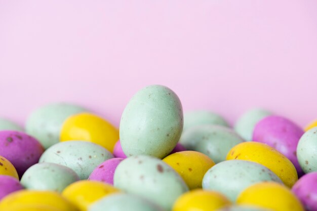 Fondo strutturato dei cioccolati della palla del fagiolo dell&#39;uovo