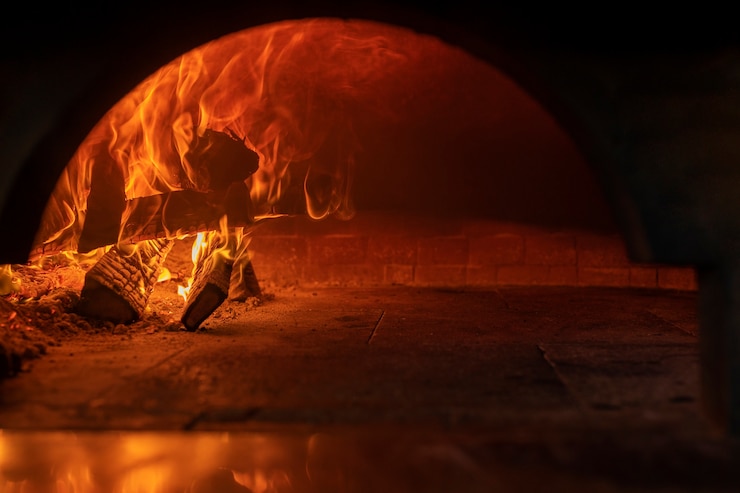 Foto gratuito forno a legna per deliziose pizze