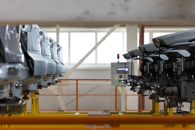 Foto della linea di produzione di automobili Saldatura di carrozzerie Impianto di assemblaggio di automobili moderne Industria automobilistica Fabbrica di alta tecnologia