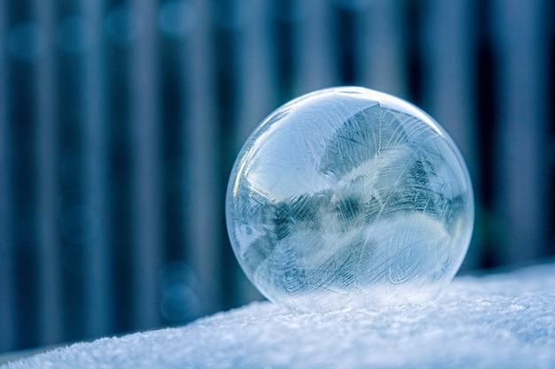 Foto della sfera di vetro trasparente