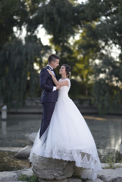 Foto di matrimonio di sposi e sposi