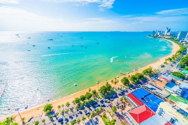 Foto di una città vista mare dall&#39;alto