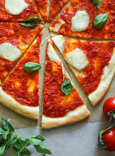 Fotografia di cibo per pizza Margherita vegana fatta in casa