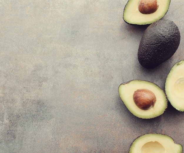 frutto di avocado biologico