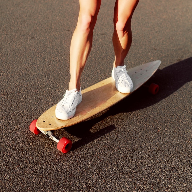 Gambe da vicino di una donna sportiva