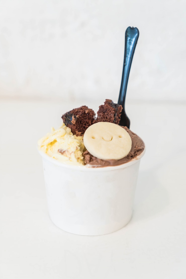 Foto gratuito gelato fatto in casa in tazza