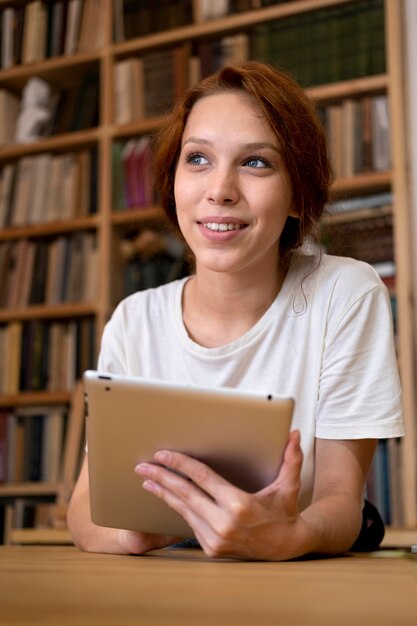 Gestore di piccole imprese nel suo laboratorio