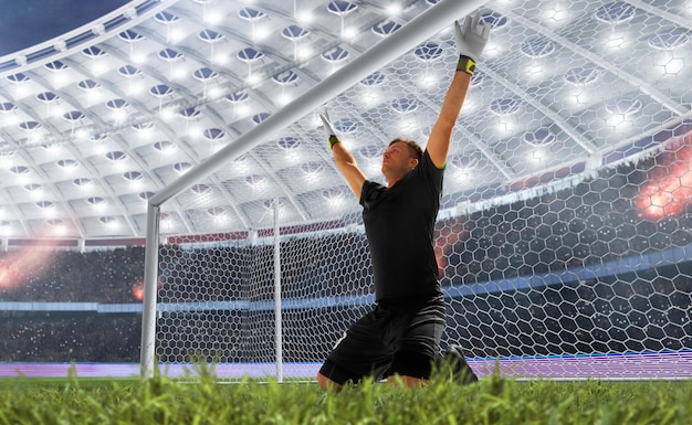 Giocatori di calcio in azione sullo stadio professionale