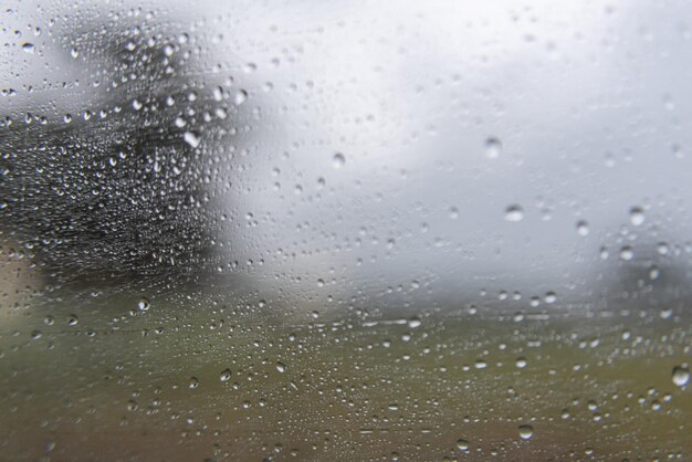 Giornata di pioggia - dietro il finestrino dell'auto