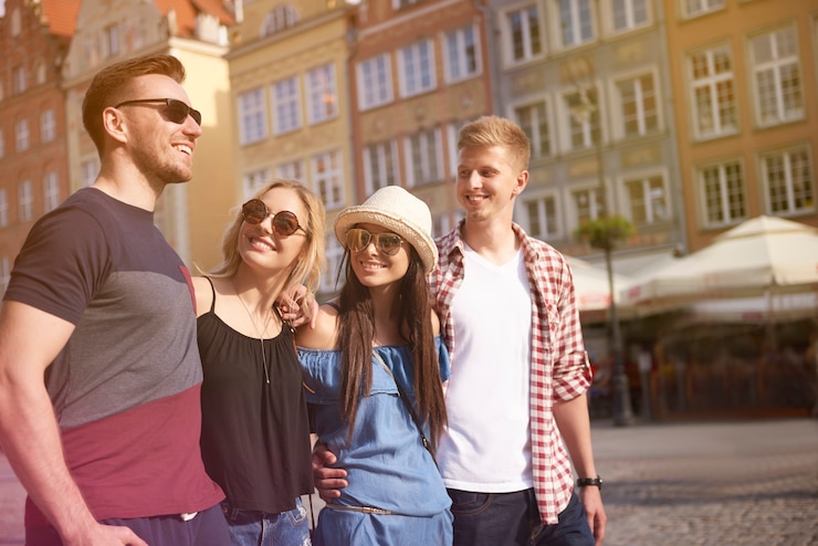 Foto gratuito giornata di sole in città