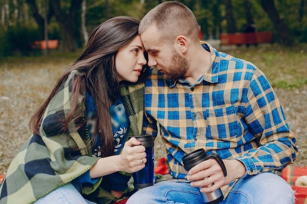 giorno camicia persone felicità erba